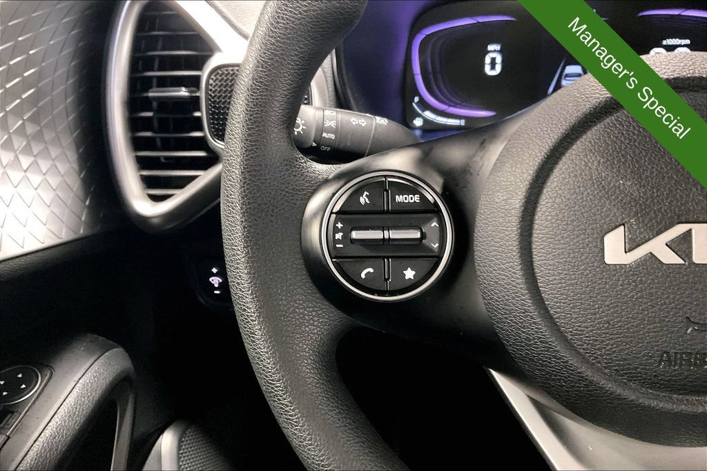 Used 2025 Kia Soul LX w/ LX Technology Package FWD image 23