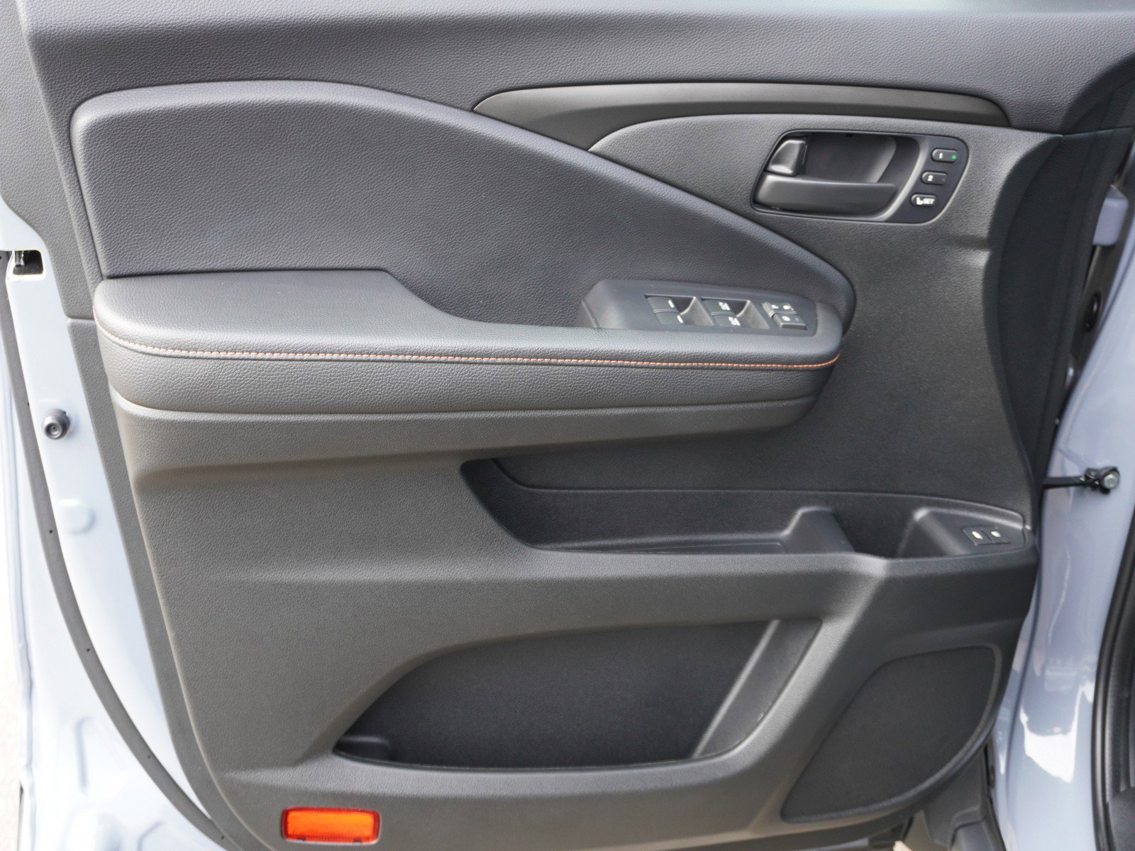 Used 2025 Honda Passport TrailSport image 20