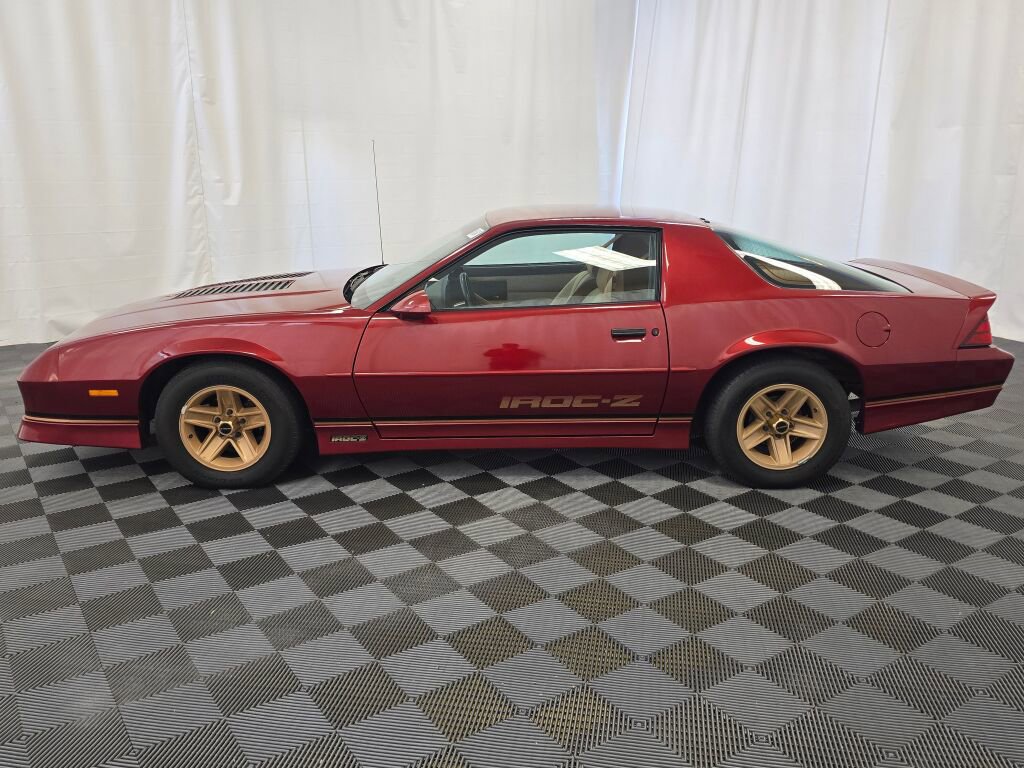 Used 1988 Chevrolet Camaro IROC-Z image 2