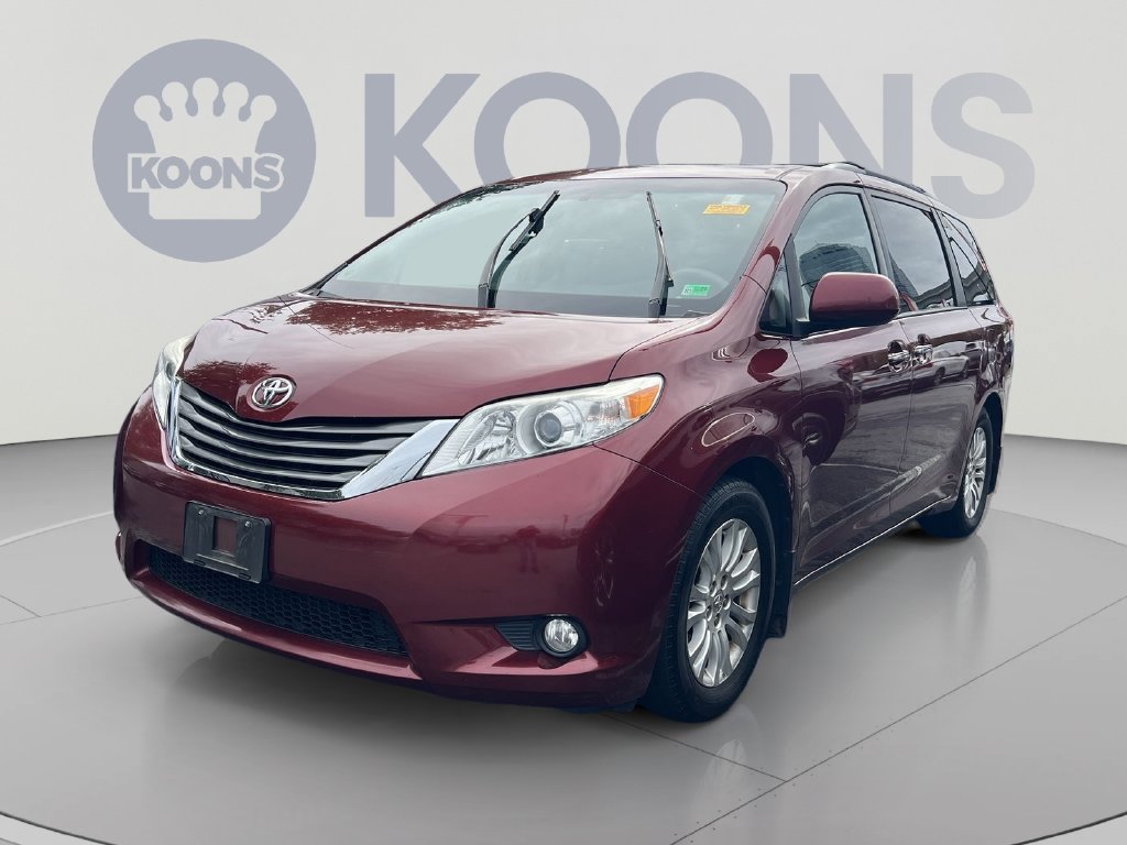 Used 2013 Toyota Sienna XLE w/ Entertainment Pkg FWD image 1