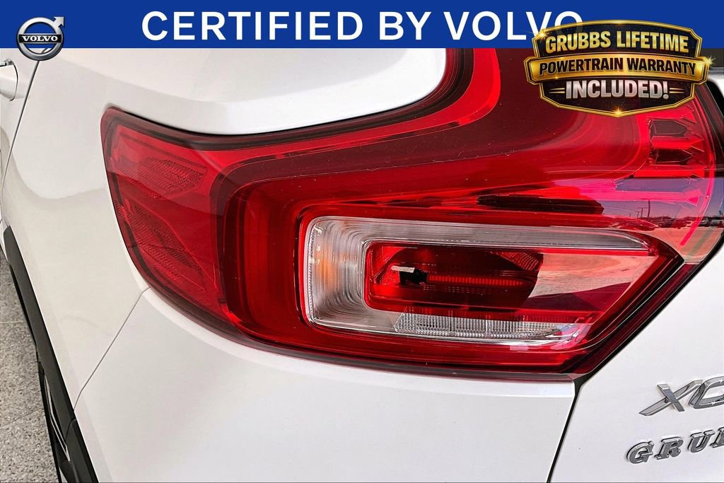 Certified 2024 Volvo XC40 B5 Ultimate w/ Protection Package Premier AWD/4WD image 39