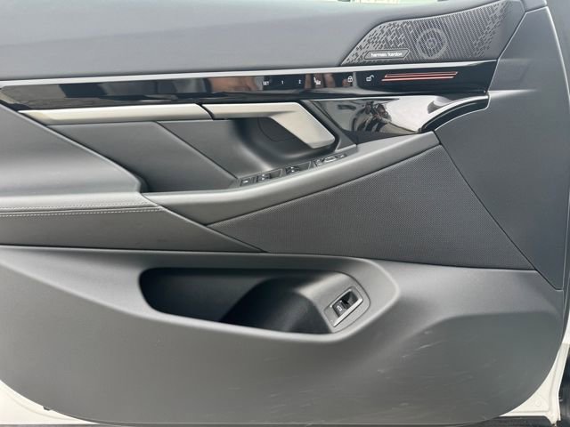 Certified 2025 BMW 530i xDrive 530i xDrive w/ Premium Package image 12