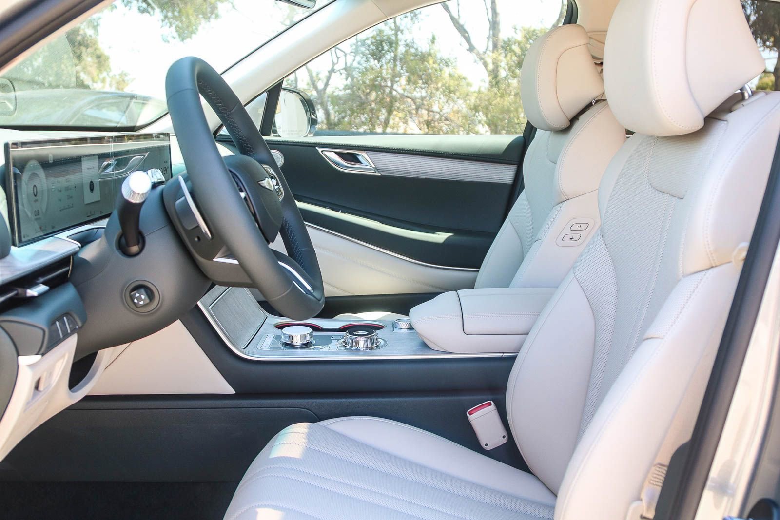 New 2026 Genesis GV80 2.5T Select image 18