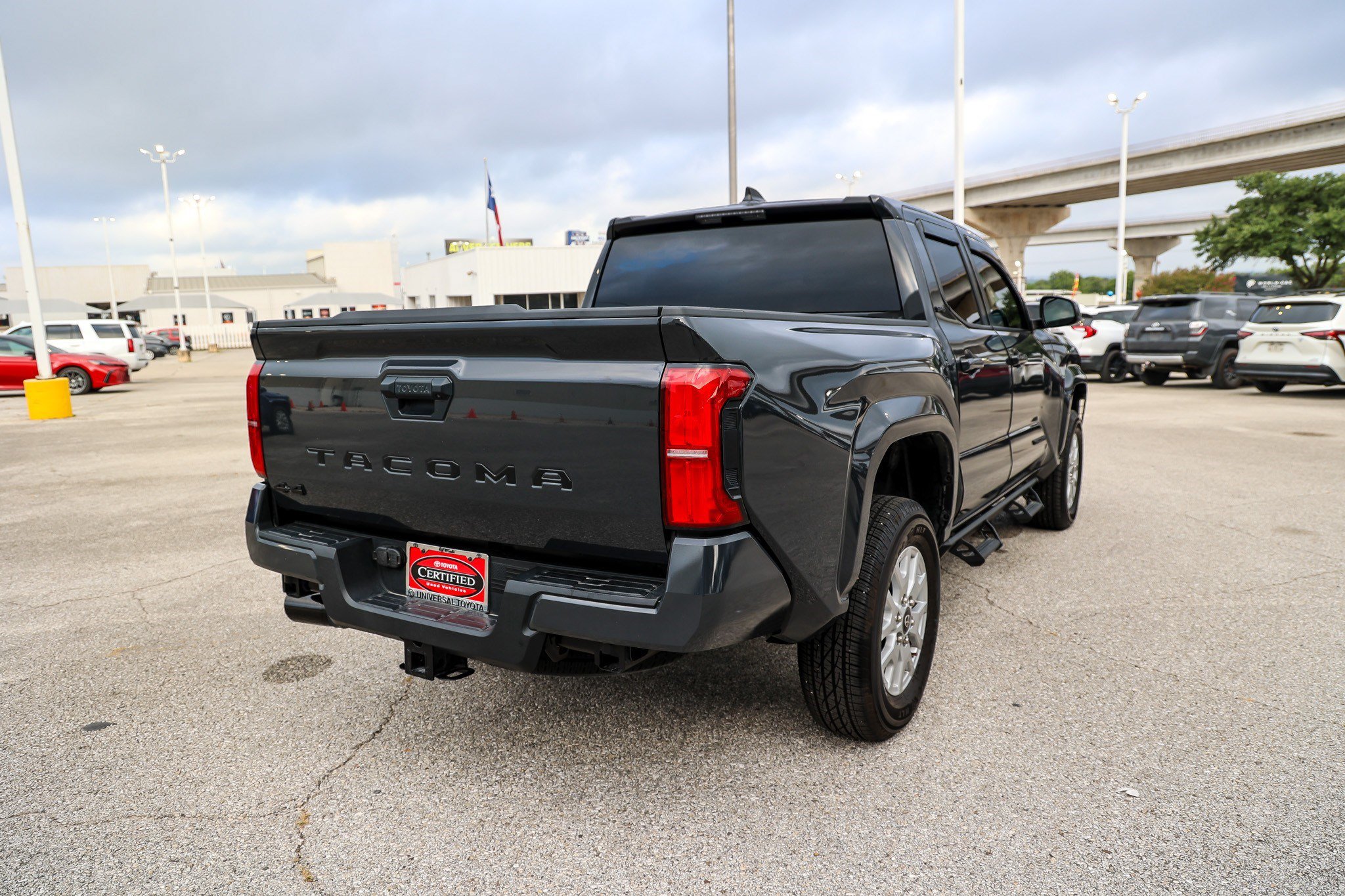 Certified 2025 Toyota Tacoma SR5 AWD/4WD image 7