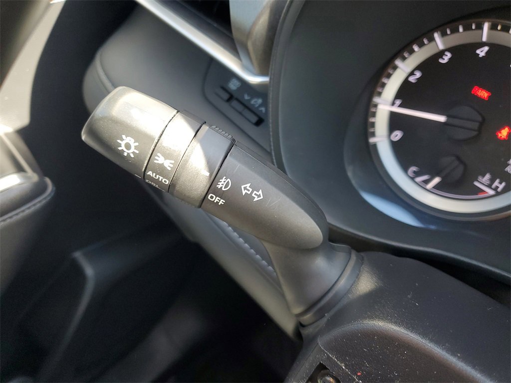 Used 2023 Toyota Highlander LE image 28