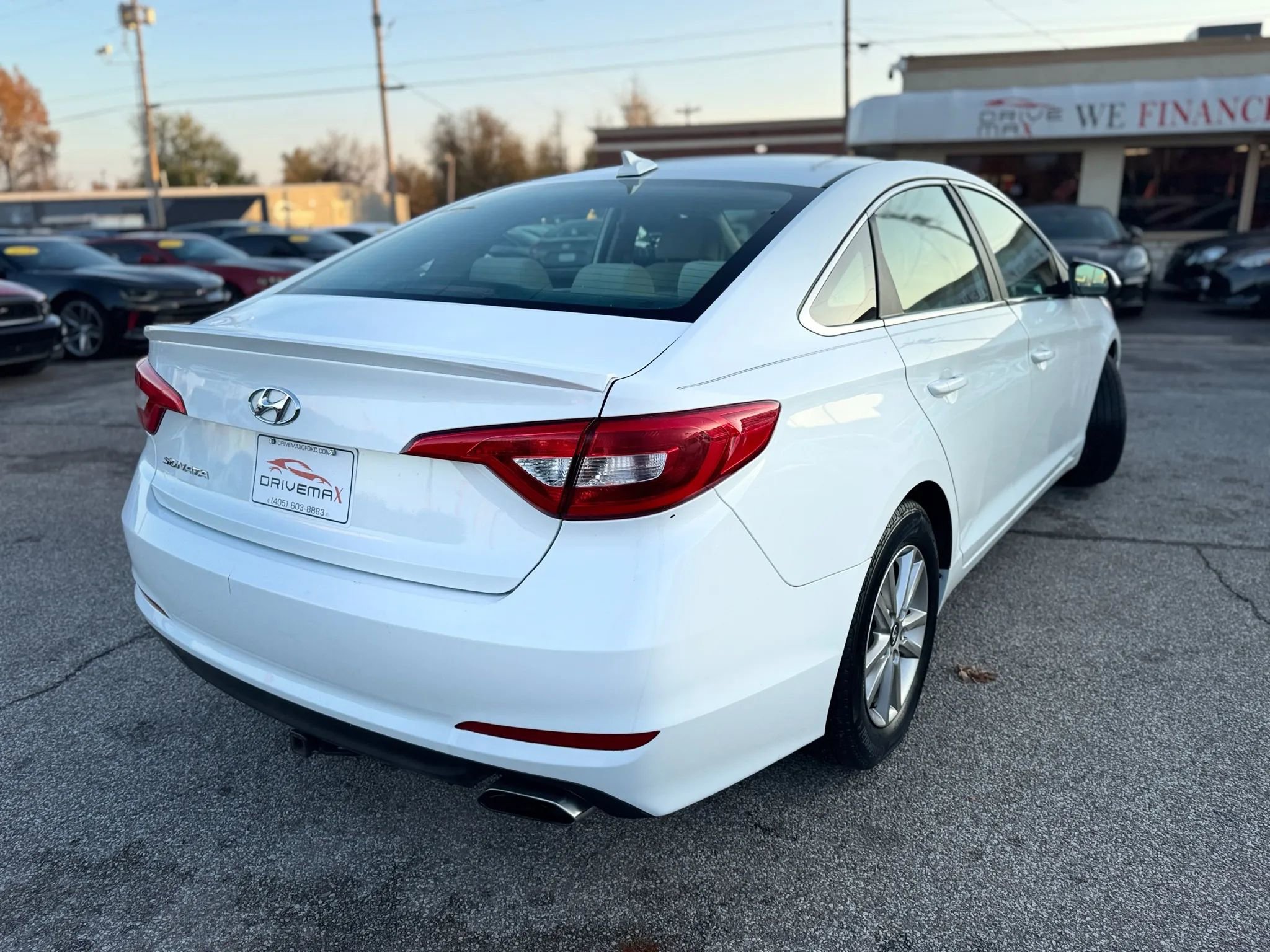 Used 2017 Hyundai Sonata SE image 3