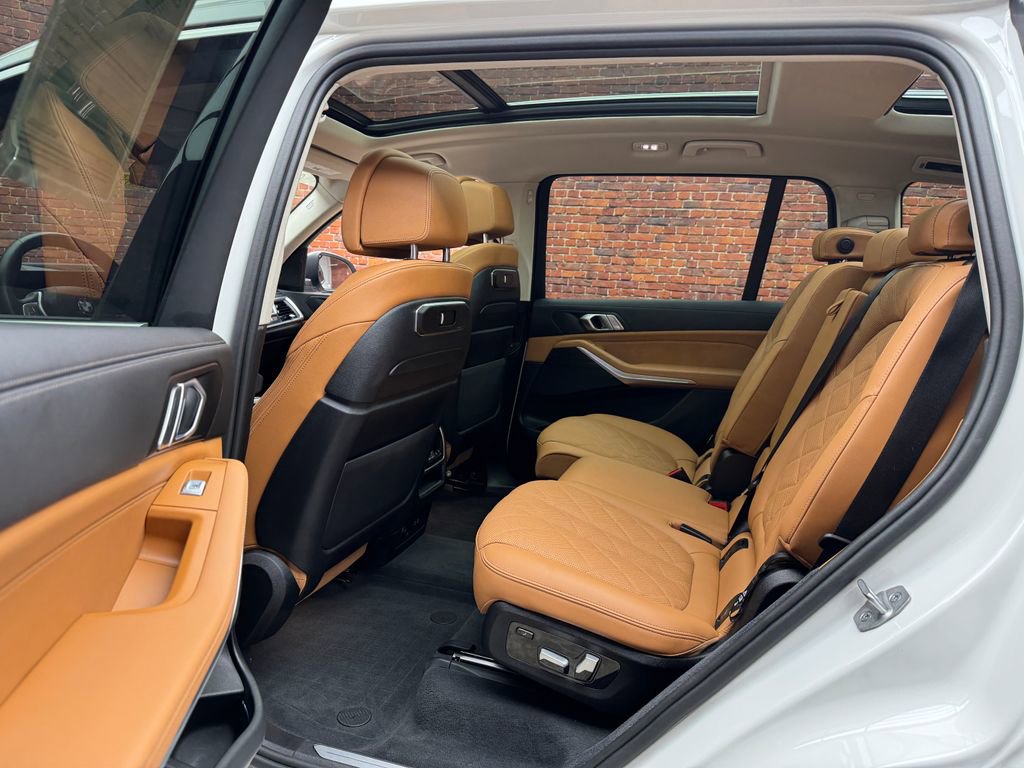 Certified 2024 BMW X7 xDrive40i w/ Climate Comfort Package image 24