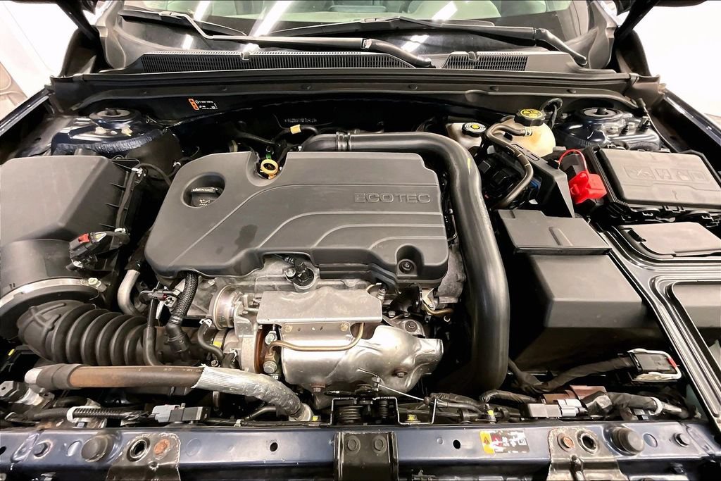 Used 2021 Chevrolet Malibu LT FWD image 9