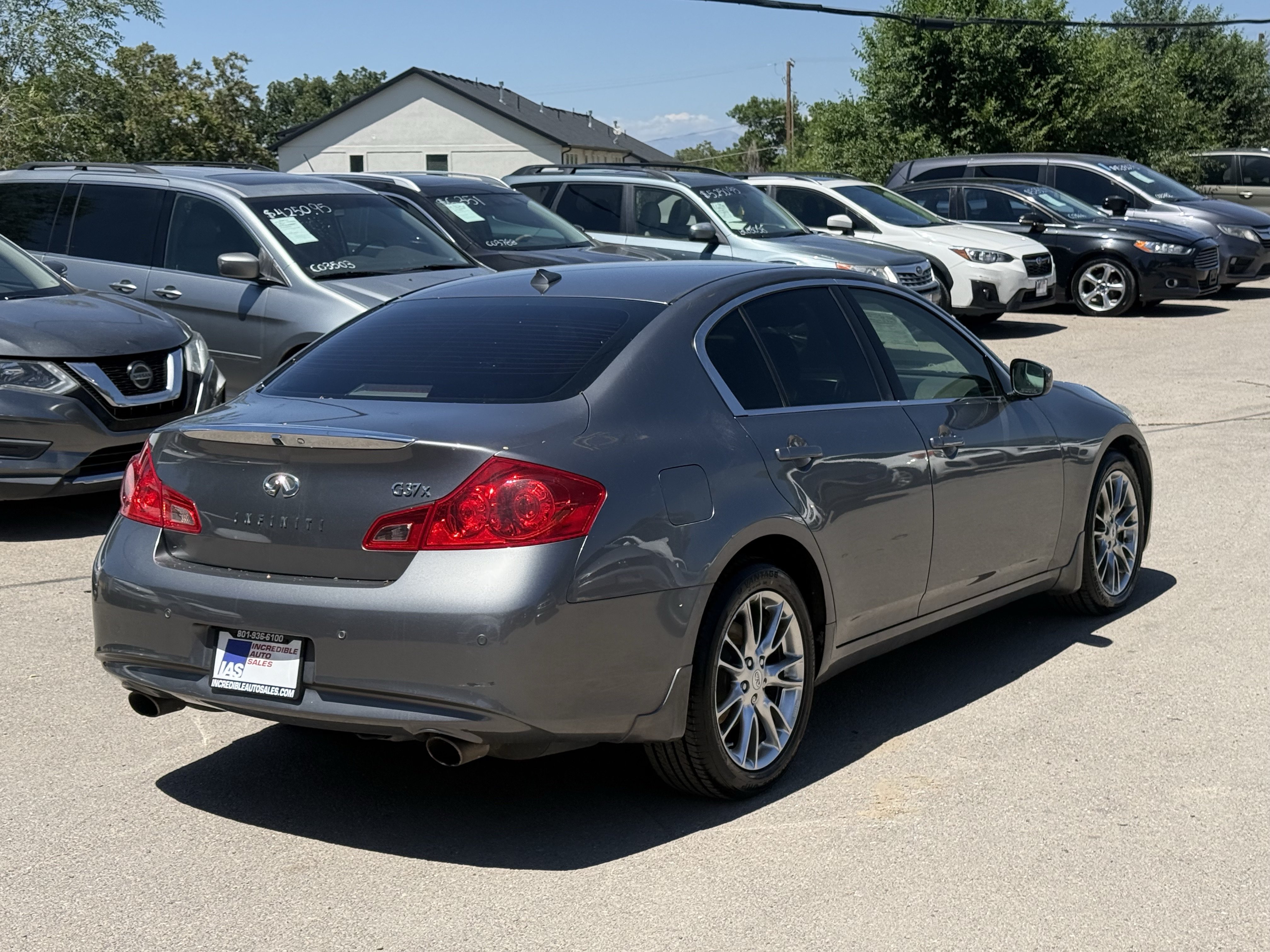 Used 2012 INFINITI G37 x Sedan w/ Premium Pkg AWD/4WD image 4