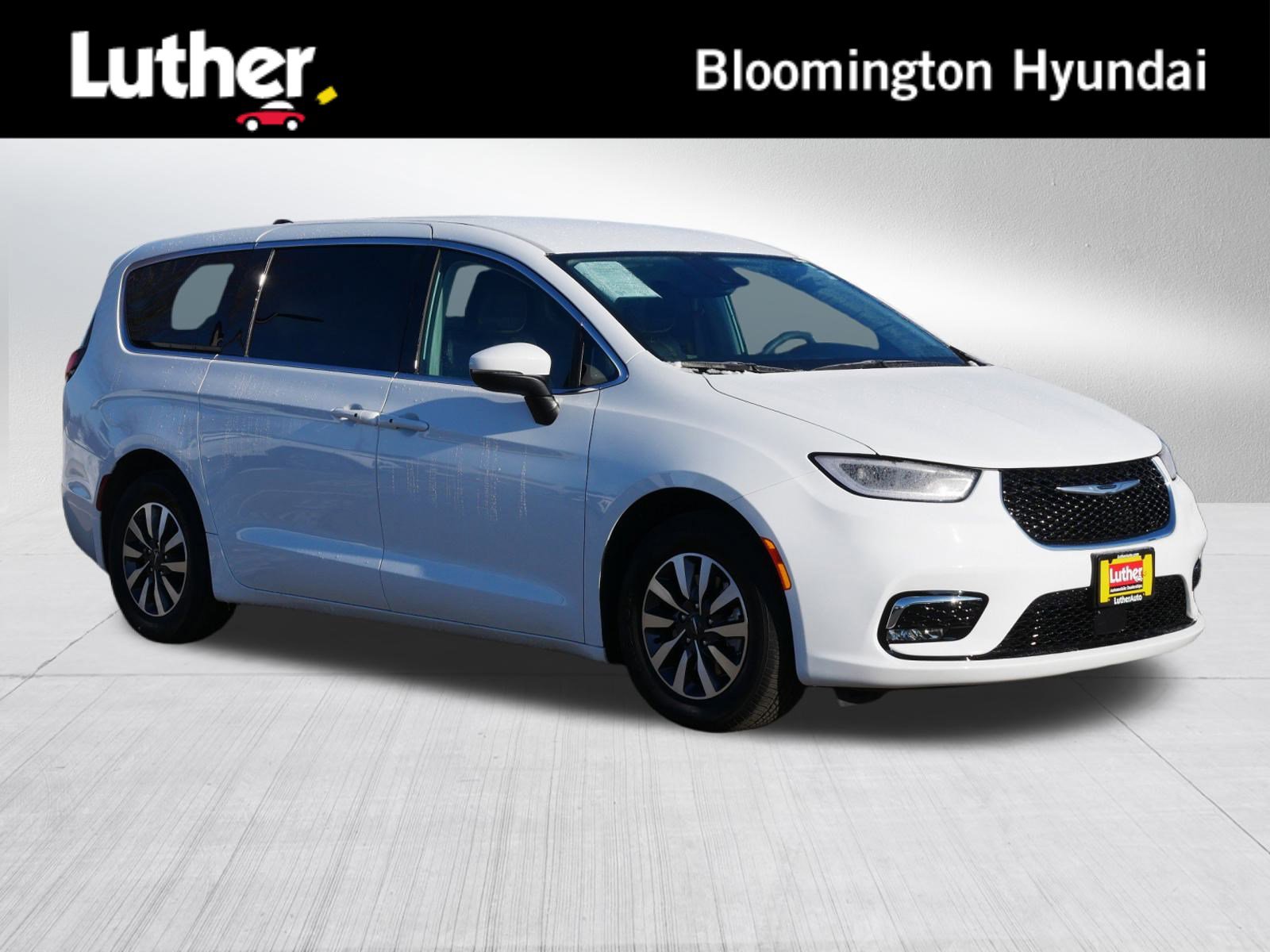 Used 2023 Chrysler Pacifica Touring-L