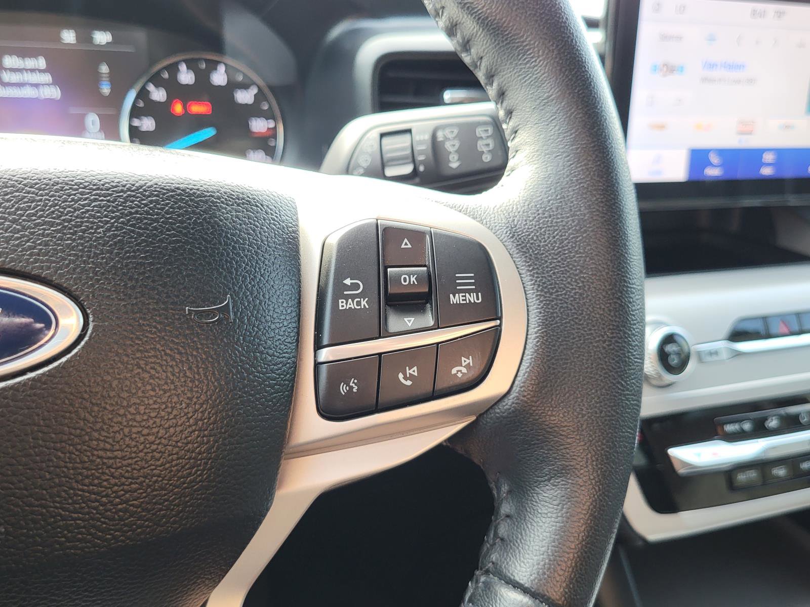 Used 2023 Ford Explorer XLT image 23