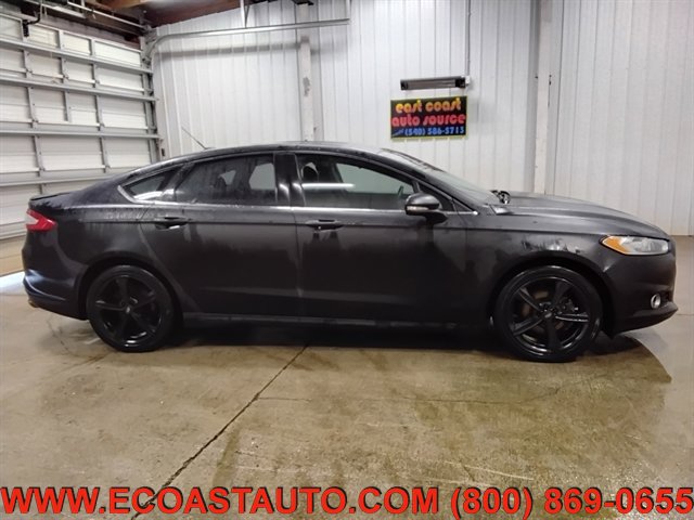 Used 2016 Ford Fusion SE image 2