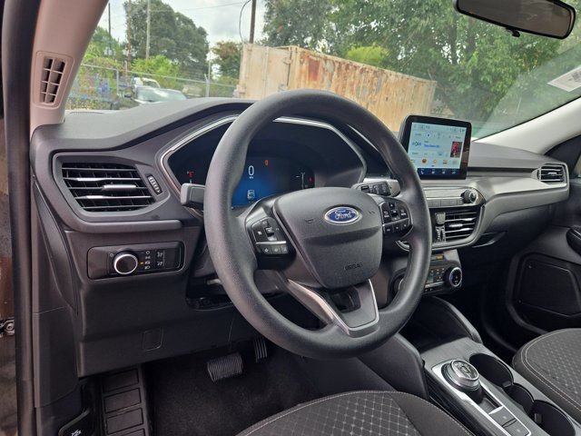 Used 2025 Ford Escape Active AWD/4WD image 15