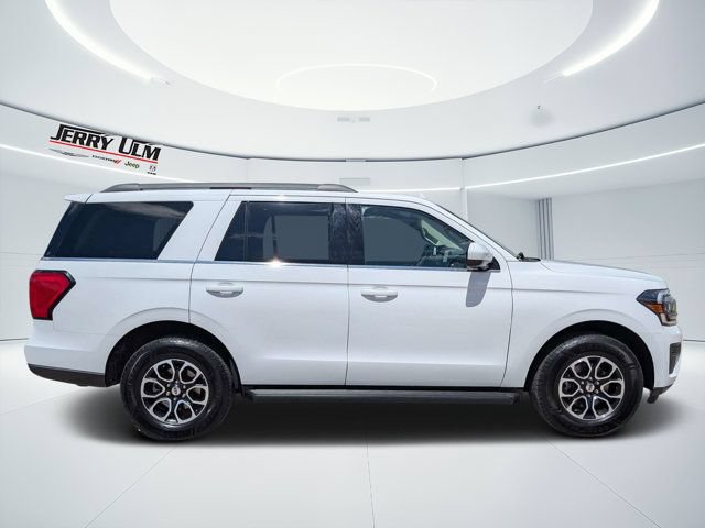 Used 2024 Ford Expedition XLT RWD image 2