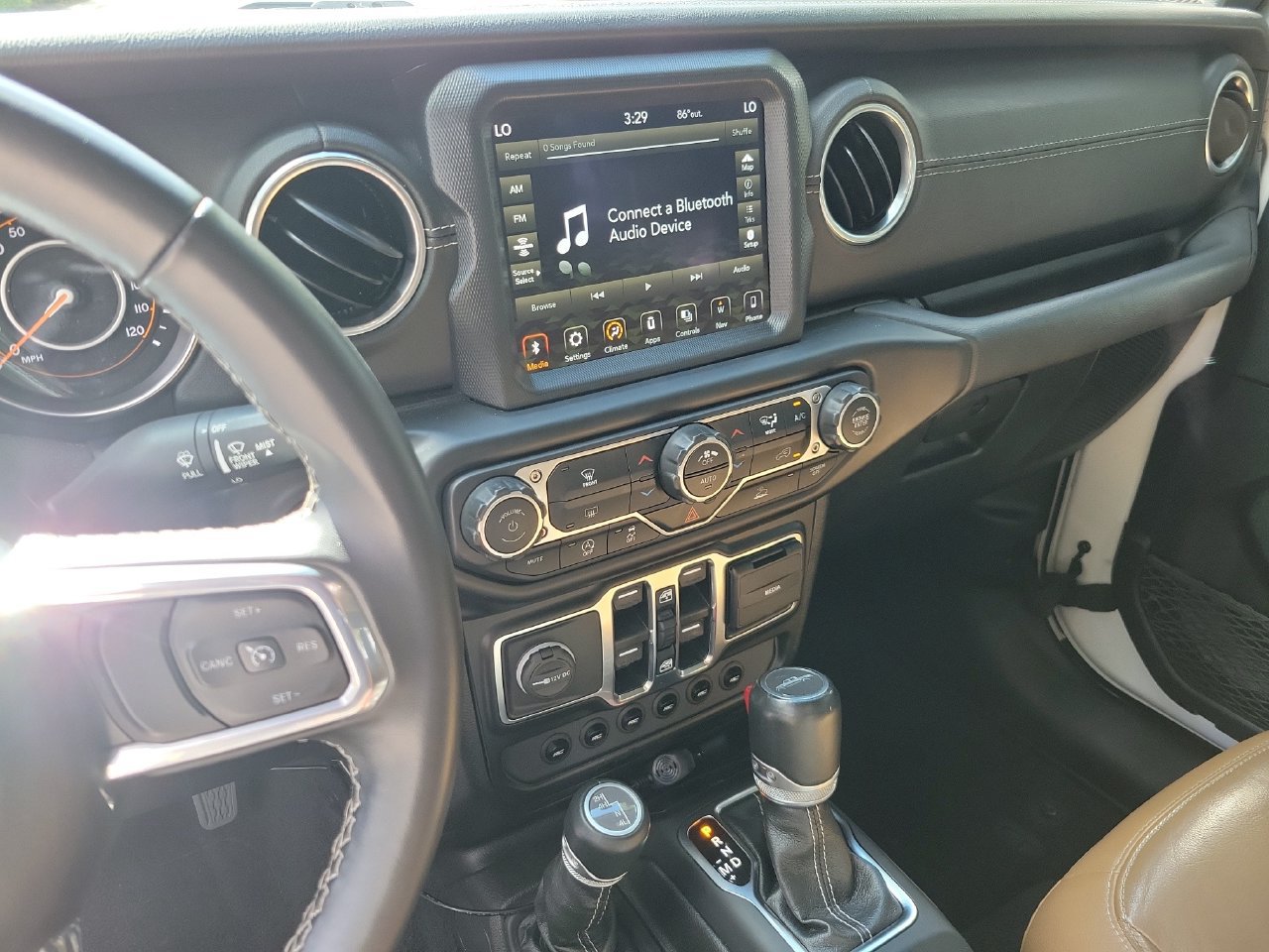 Used 2021 Jeep Gladiator Overland w/ Popular Equipment Package AWD/4WD image 23