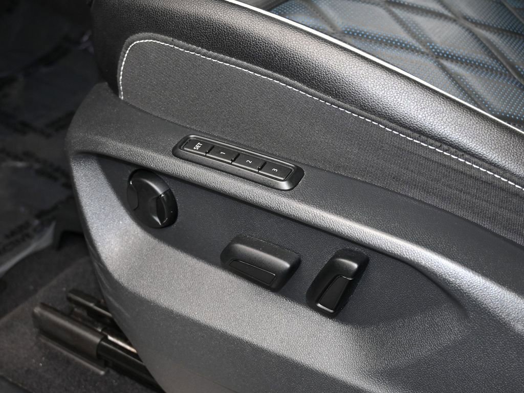 Used 2024 Volkswagen Atlas Cross Sport SEL Premium R-Line image 13