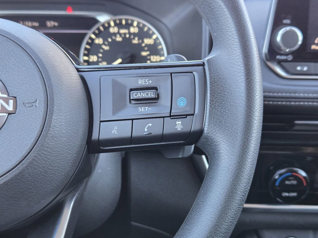 Used 2022 Nissan Rogue SV image 26