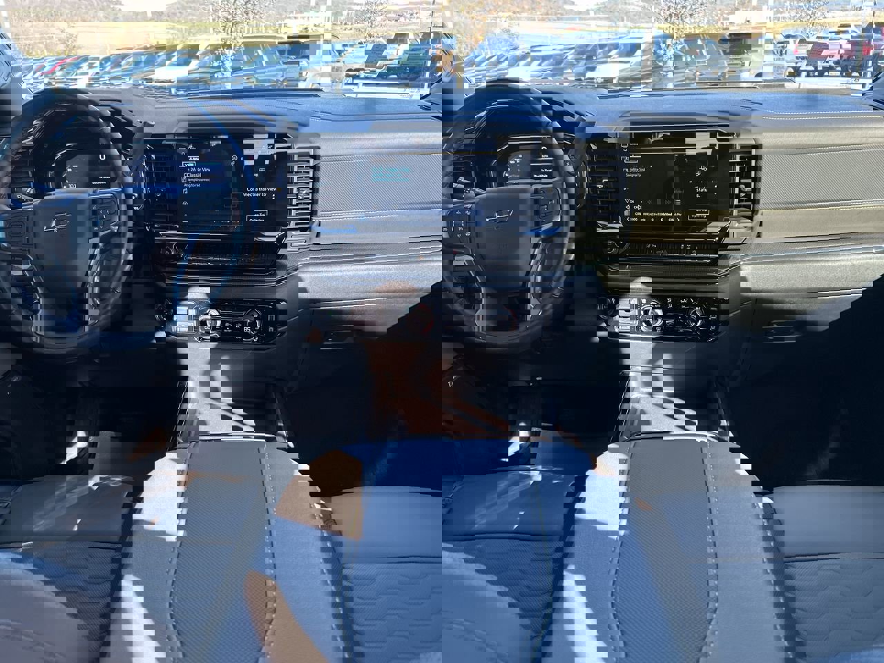 Used 2024 Chevrolet Silverado 2500 ZR2 w/ Snow Plow Prep/Camper Package image 17