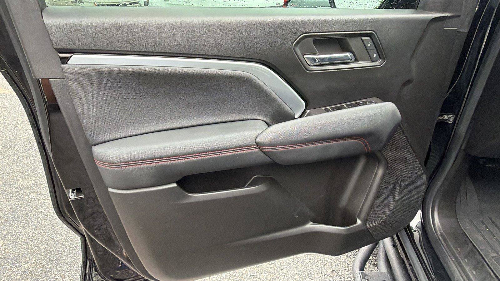 Used 2023 Chevrolet Colorado Z71 w/ Z71 Convenience Package 2 AWD/4WD image 15