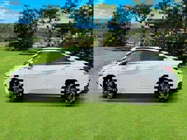 New 2025 Hyundai Elantra SEL image 21