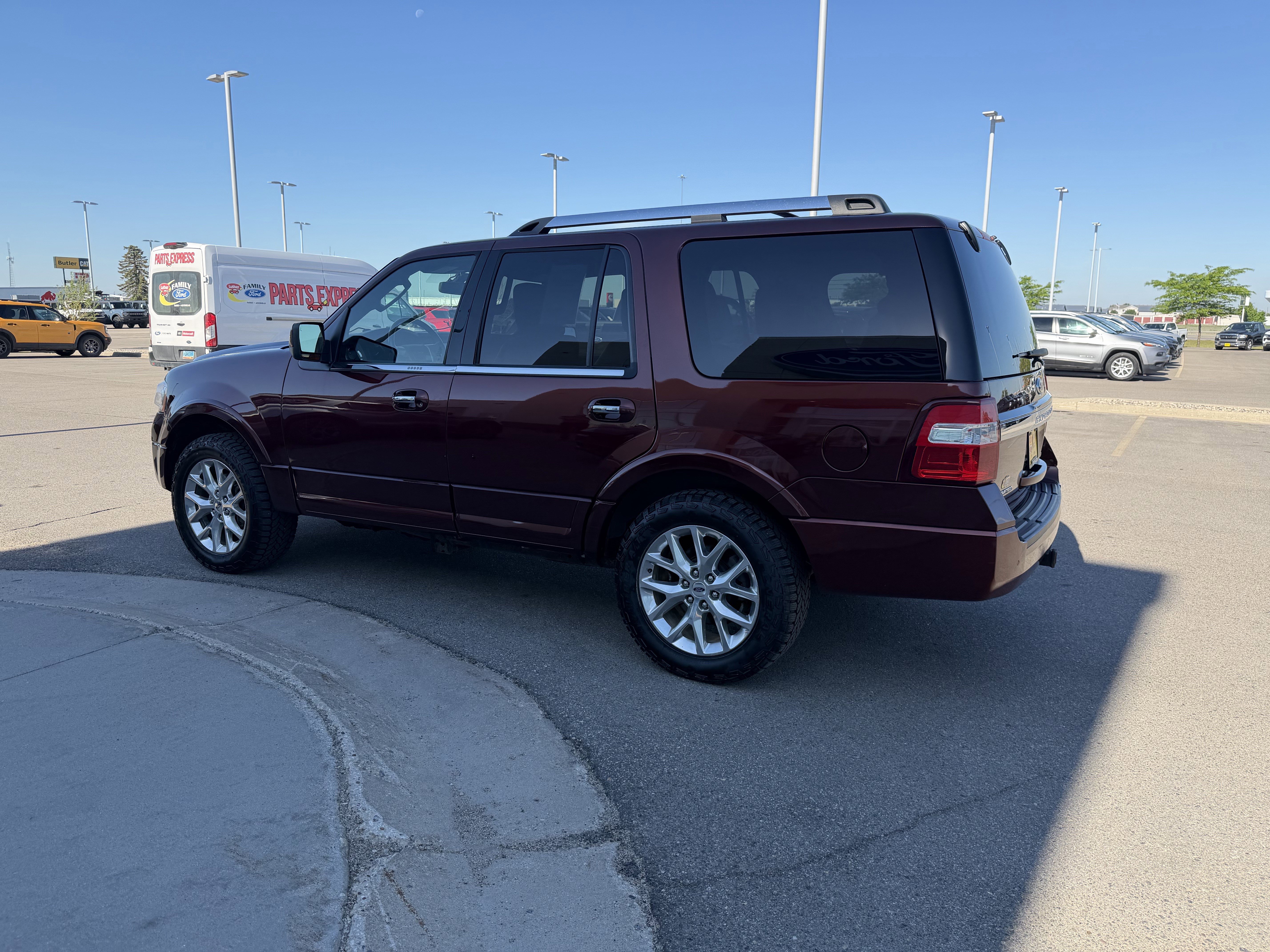 Used 2017 Ford Expedition Limited w/ Equipment Group 301A AWD/4WD image 5