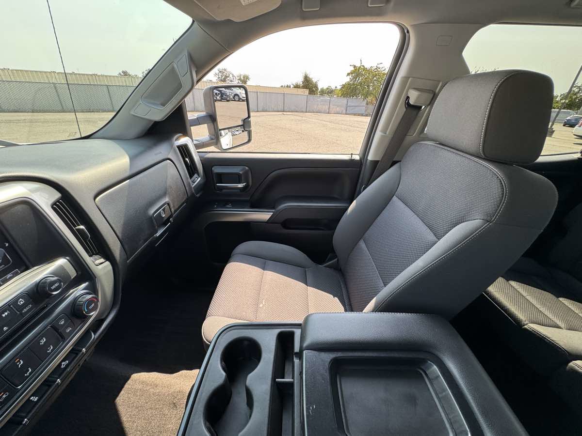 Used 2018 Chevrolet Silverado 1500 LT w/ Trailering Package AWD/4WD image 34