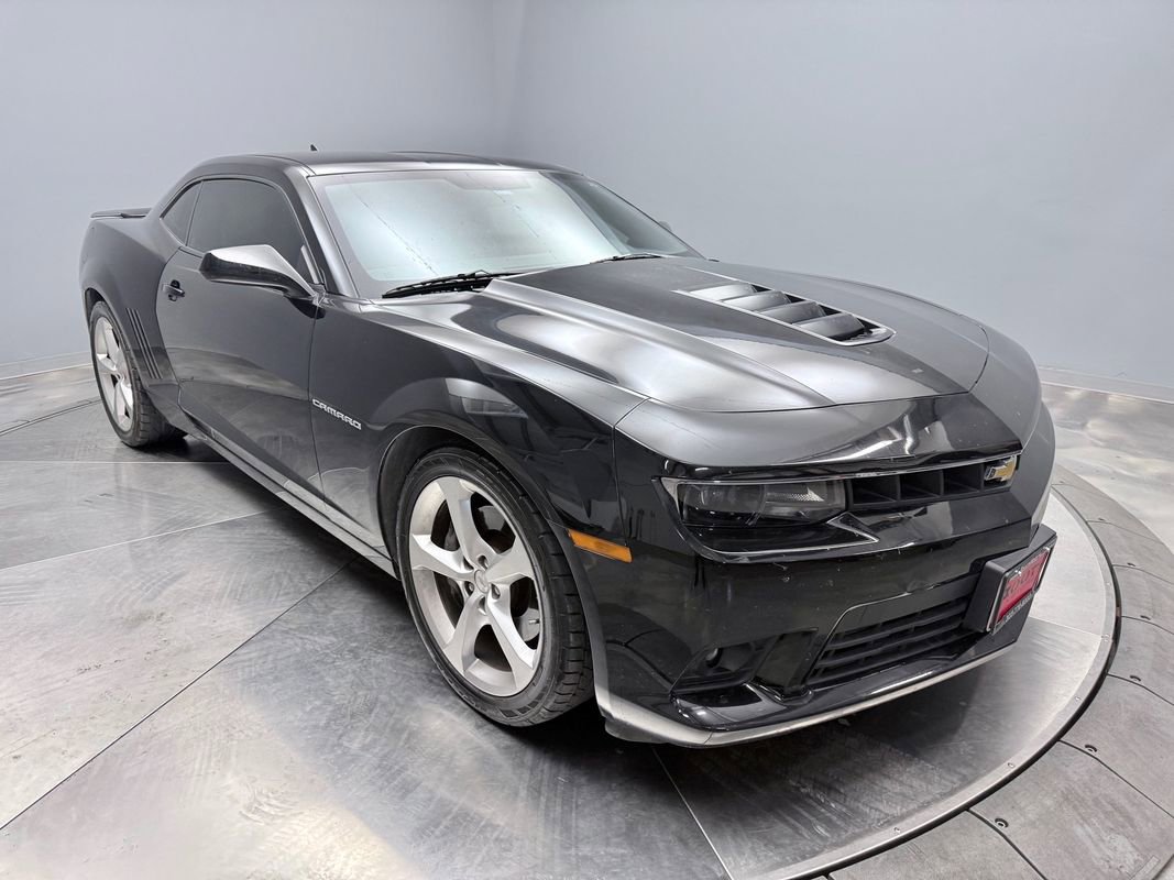 Used 2015 Chevrolet Camaro SS w/ RS Package RWD image 3