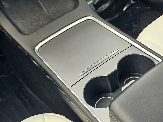 Used 2022 Tesla Model Y Long Range AWD/4WD image 31