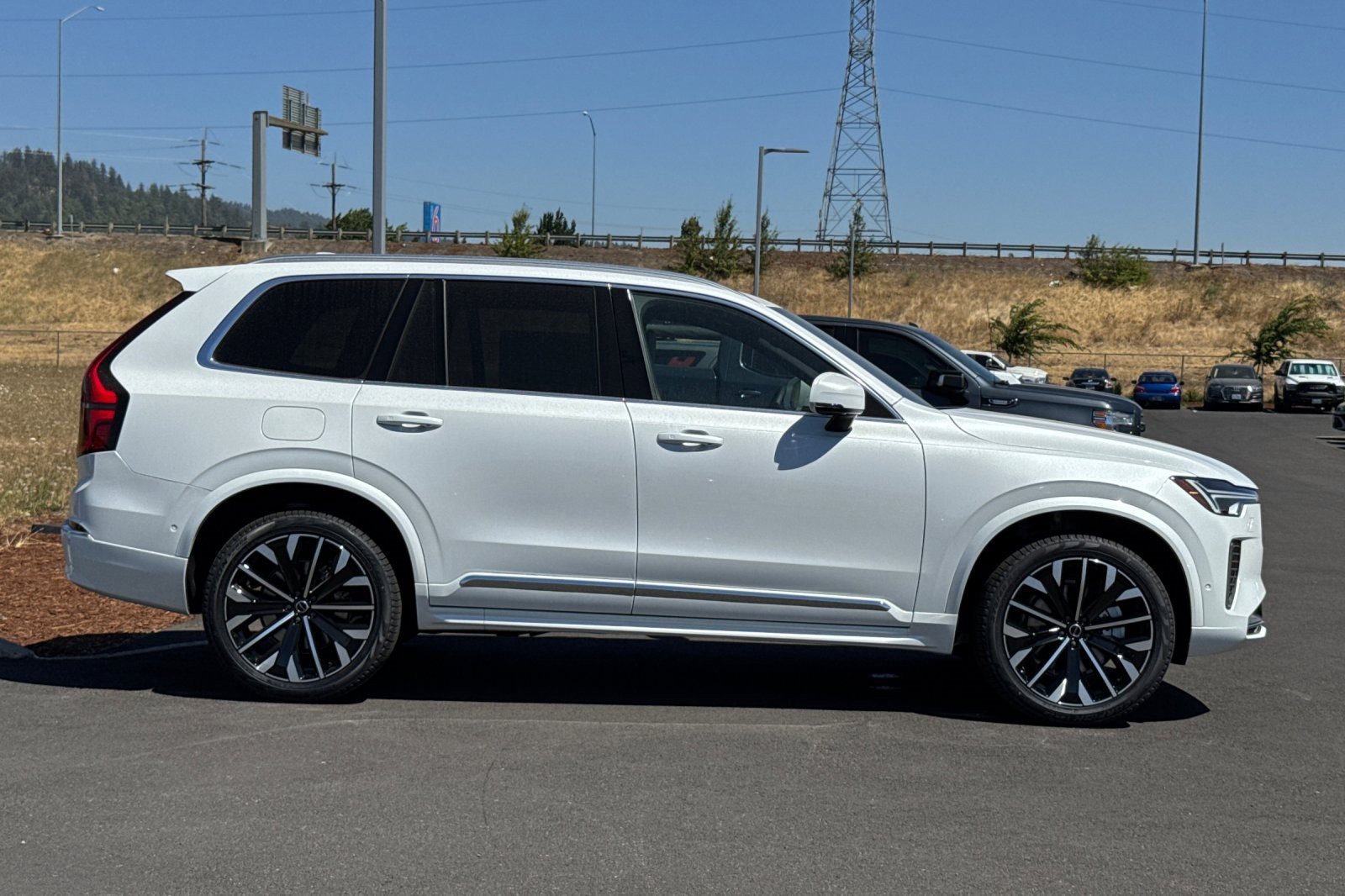 New 2026 Volvo XC90 B6 Plus w/ Protection Package Premier image 2