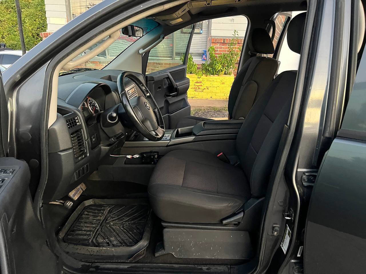 Used 2008 Nissan Titan SE image 10