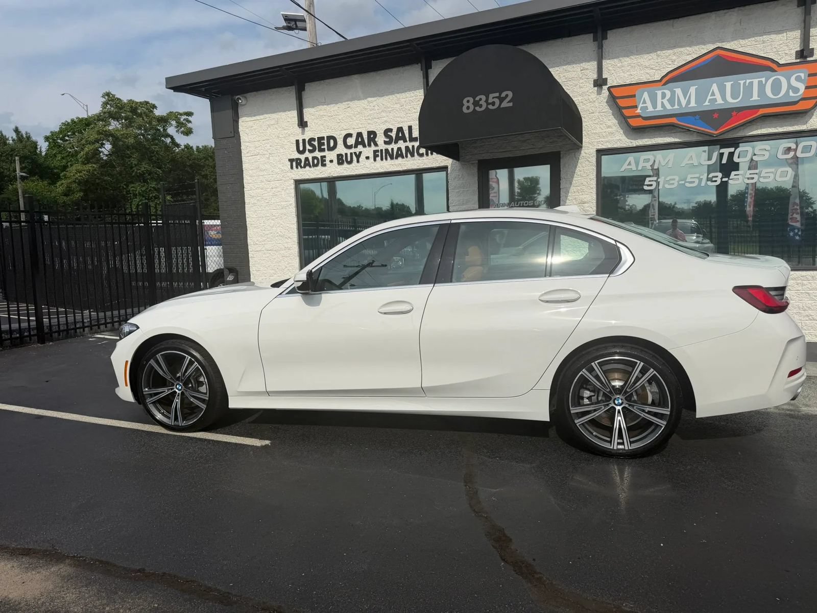 Used 2024 BMW 330i Sedan w/ Convenience Package RWD image 3
