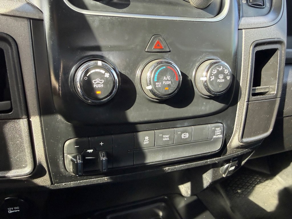 Used 2013 RAM 2500 Tradesman w/ Chrome Appearance Group AWD/4WD image 32