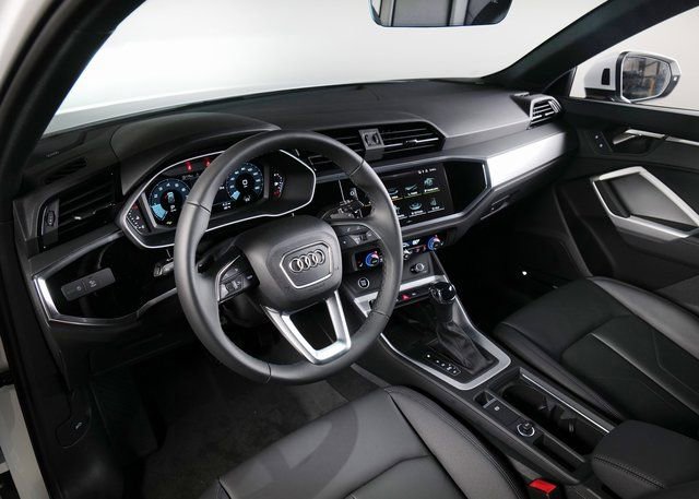 New 2025 Audi Q3 2.0T Premium image 3