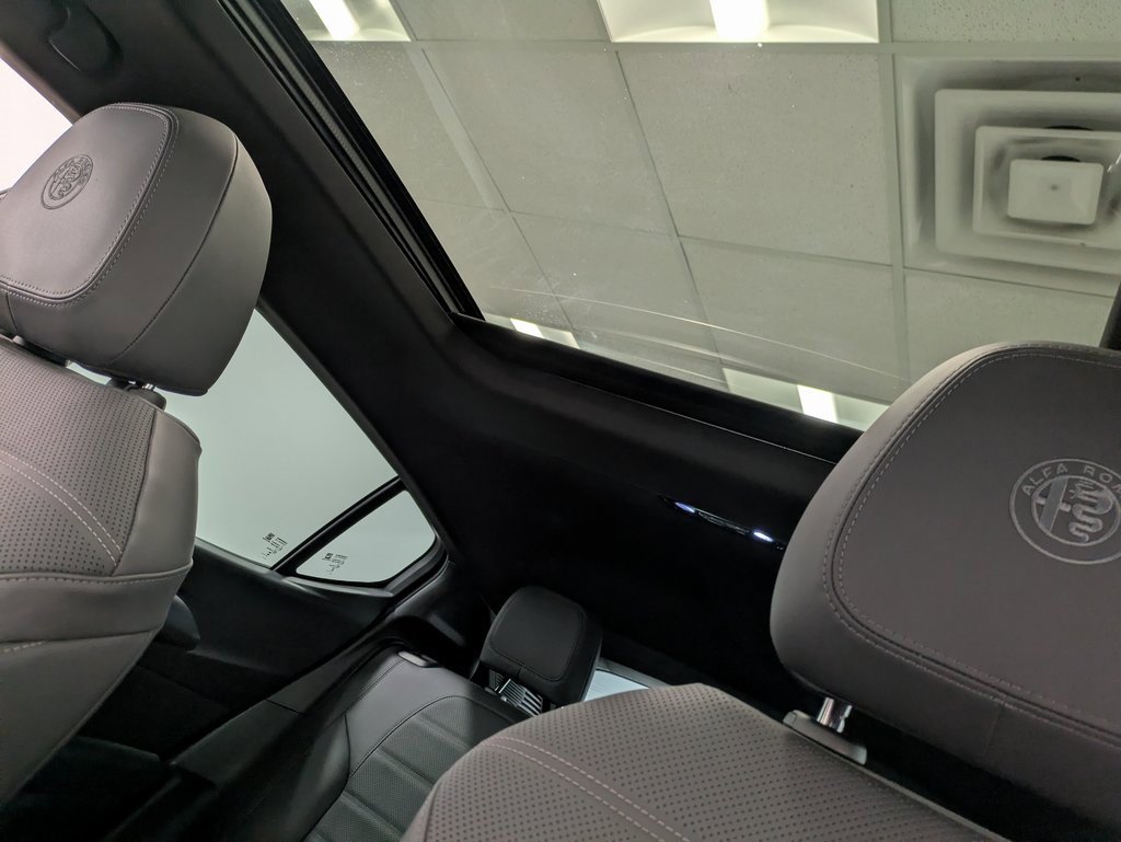 Used 2024 Alfa Romeo Tonale Ti w/ Premium Interior Package image 21
