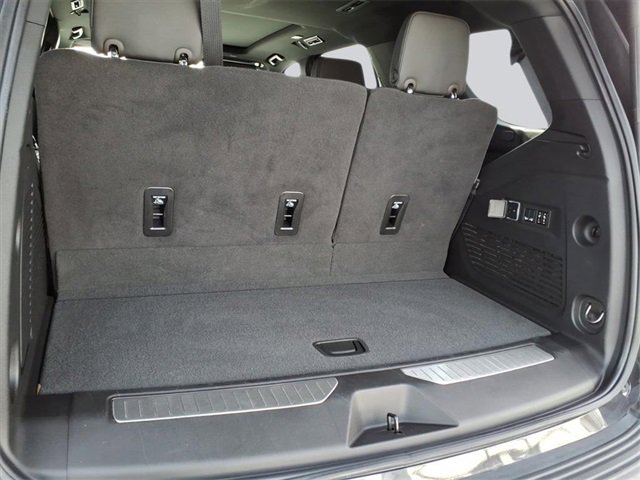 Used 2024 Chevrolet Tahoe Z71 w/ Luxury Package image 22