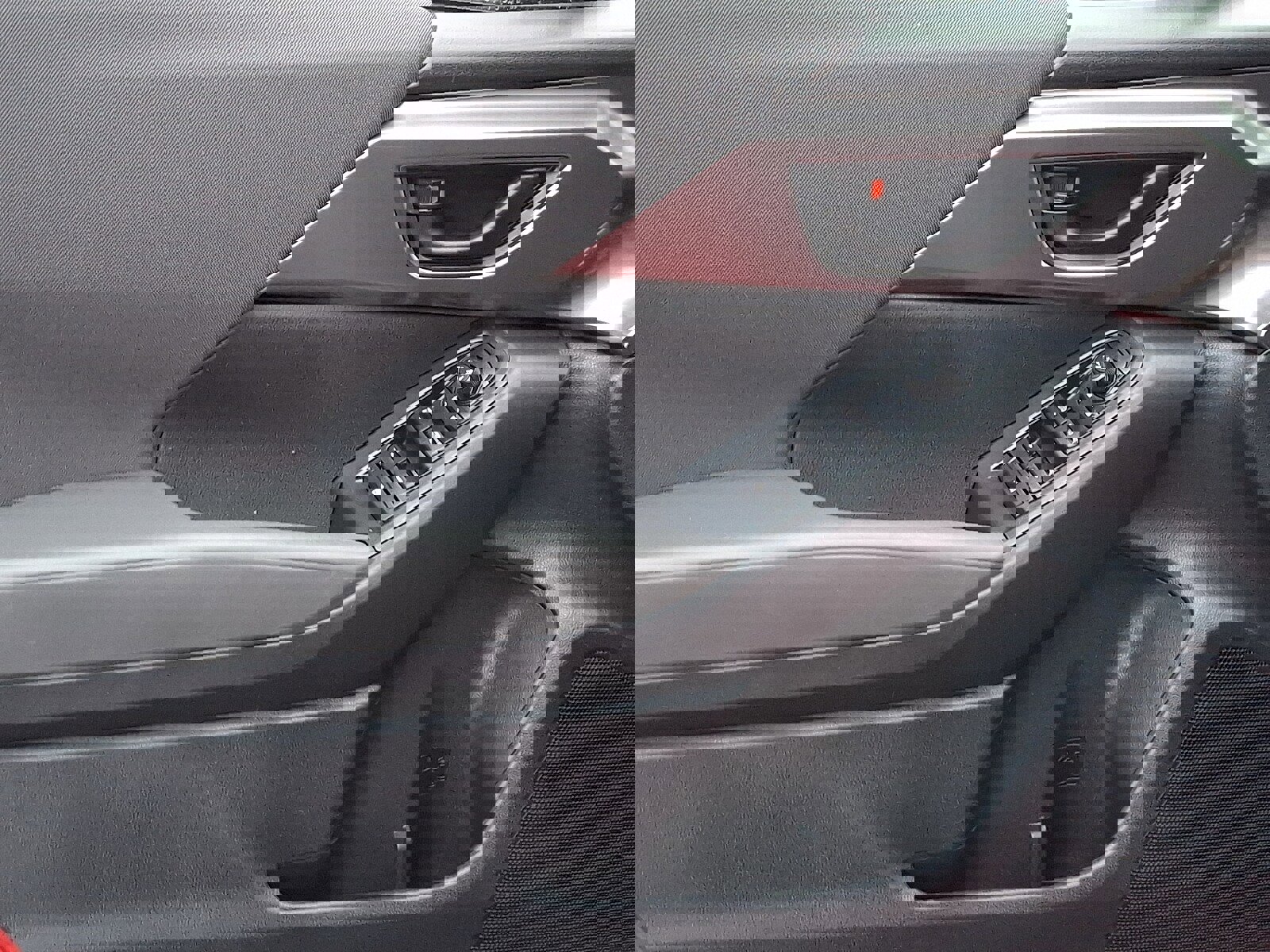 Certified 2025 Subaru Impreza 2.0i image 12