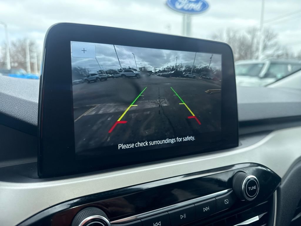 Used 2022 Ford Escape SE w/ SE Sport Appearance Package image 35