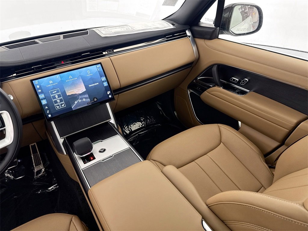 New 2025 Land Rover Range Rover SE image 22