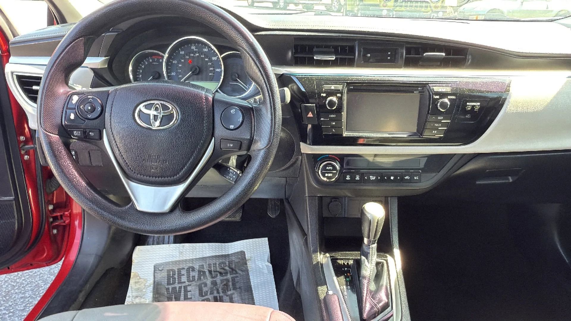 Used 2014 Toyota Corolla LE image 16