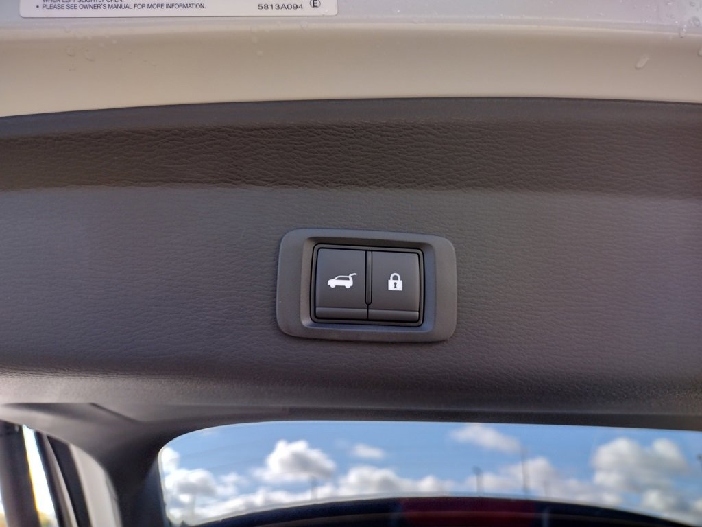 New 2025 Mitsubishi Outlander SE image 28