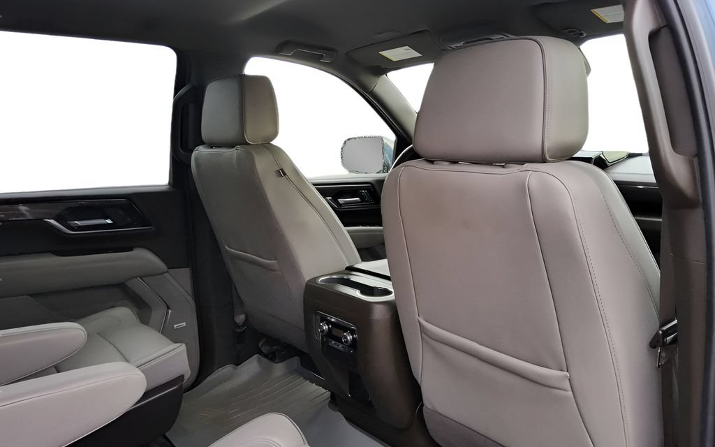 Used 2025 GMC Yukon XL Elevation AWD/4WD image 39