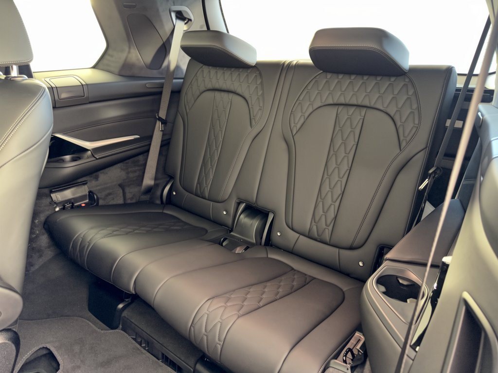New 2027 BMW X7 M60i AWD/4WD image 31