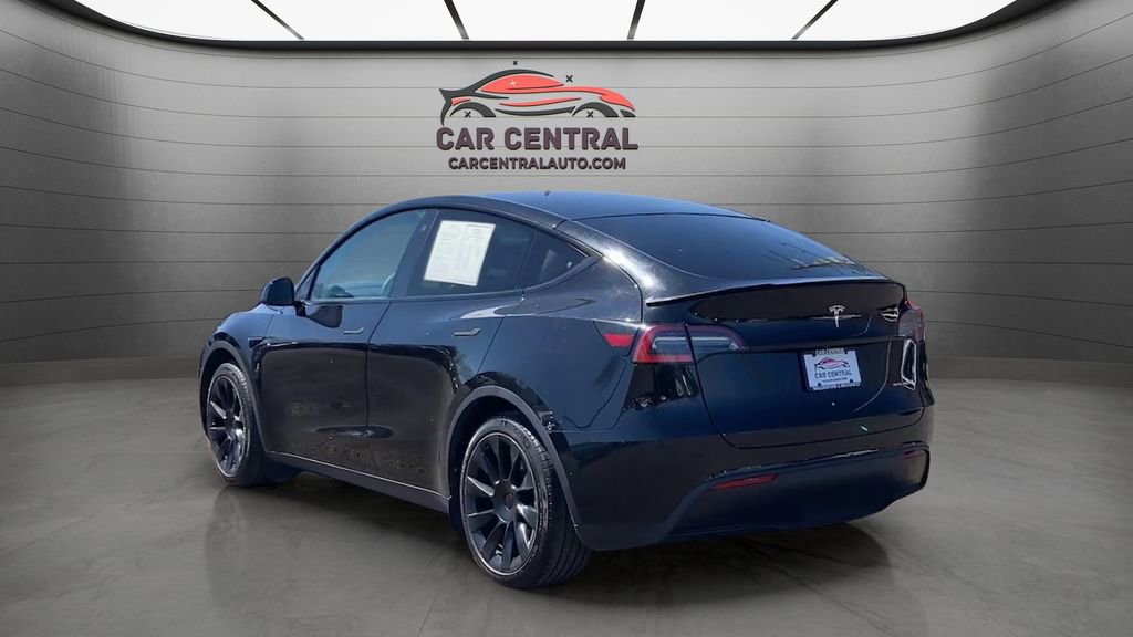 Used 2021 Tesla Model Y Long Range image 3