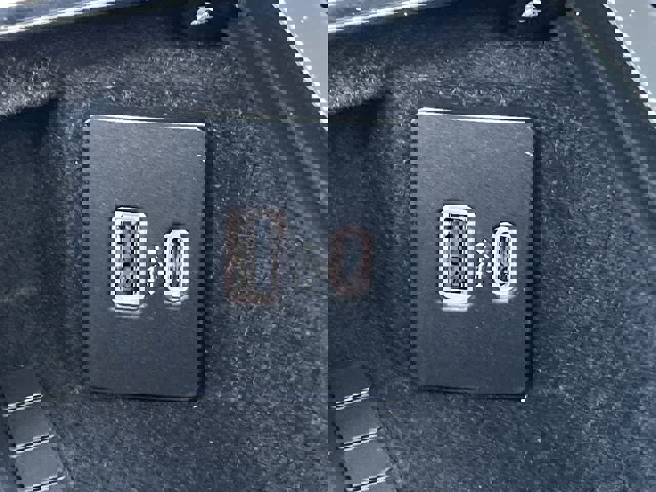 Used 2023 Lincoln Corsair Reserve w/ Equipment Group 201A image 27