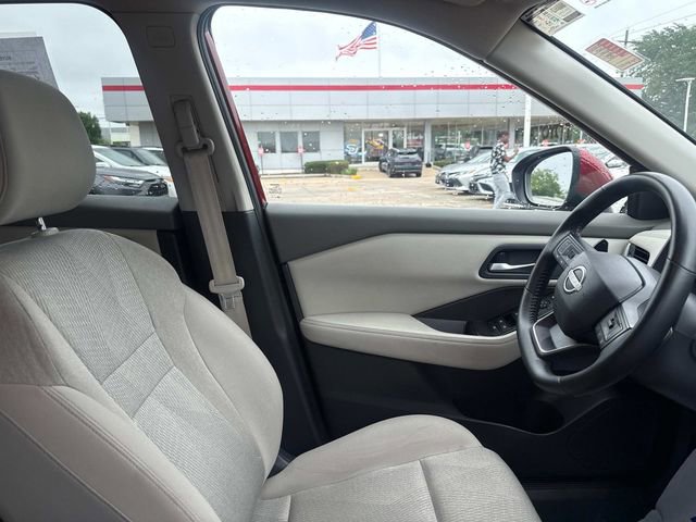 Used 2025 Nissan Rogue SV AWD/4WD image 16