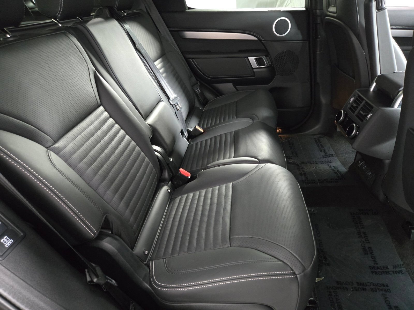 Used 2026 Land Rover Discovery Limited Edition AWD/4WD image 18