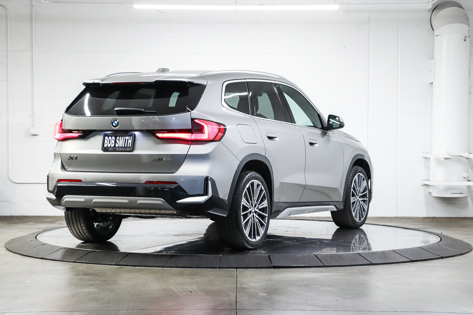 New 2026 BMW X1 xDrive28i w/ Technology Package AWD/4WD image 6