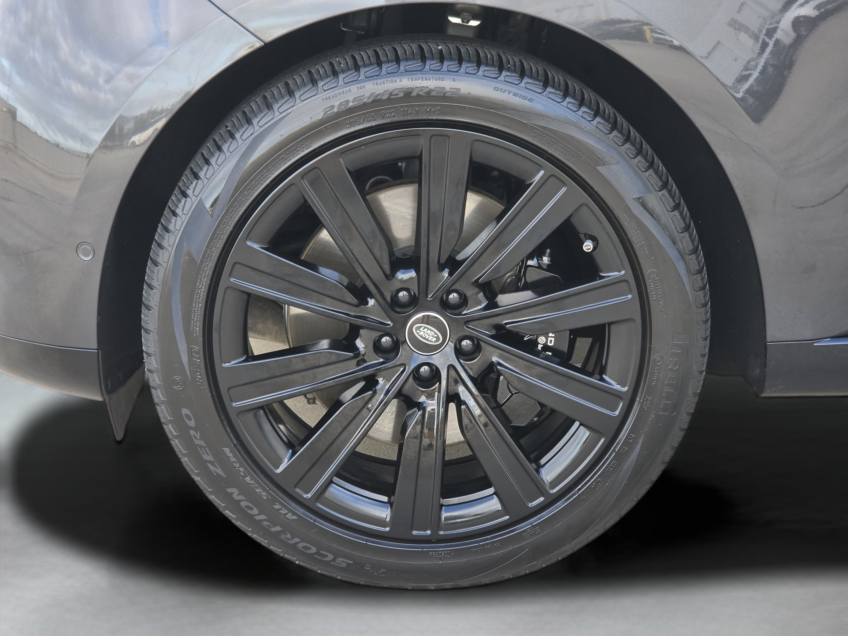 Certified 2025 Land Rover Range Rover SE AWD/4WD image 32