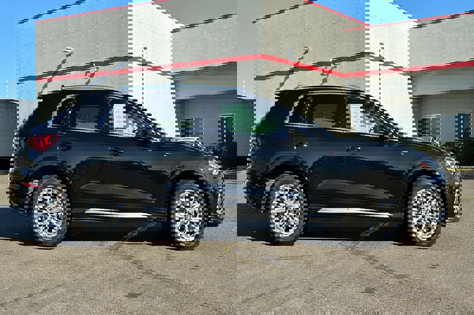 Used 2023 Audi Q3 2.0T Premium image 6