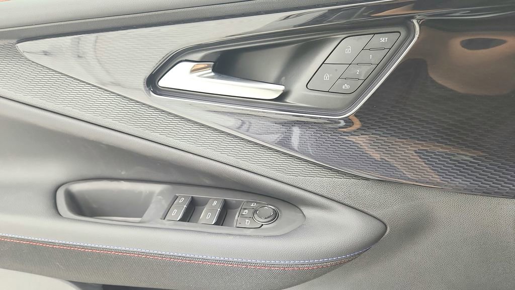 New 2025 Chevrolet Blazer EV RS AWD/4WD image 26